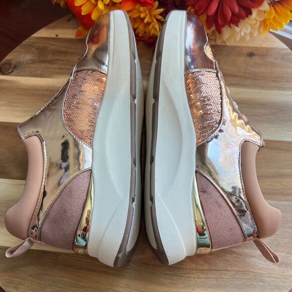 Kenneth Cole Reaction Womens Christal Slip-on Sneakers Sz 8 Rose Gold